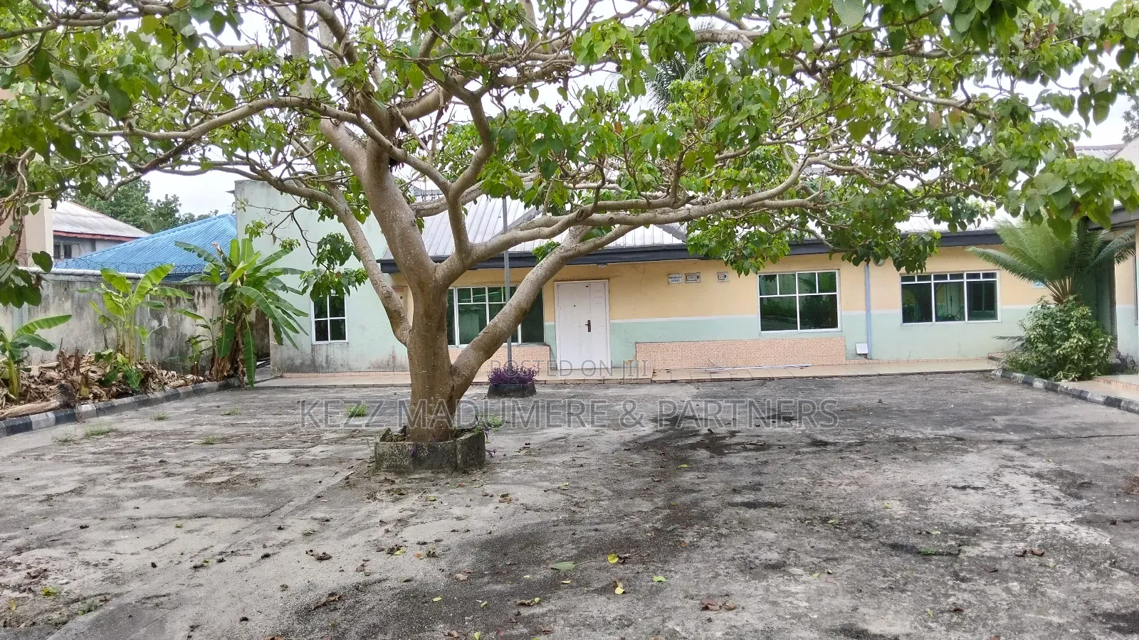 5bdrm Bungalow in Near Conoil ,Nta for sale