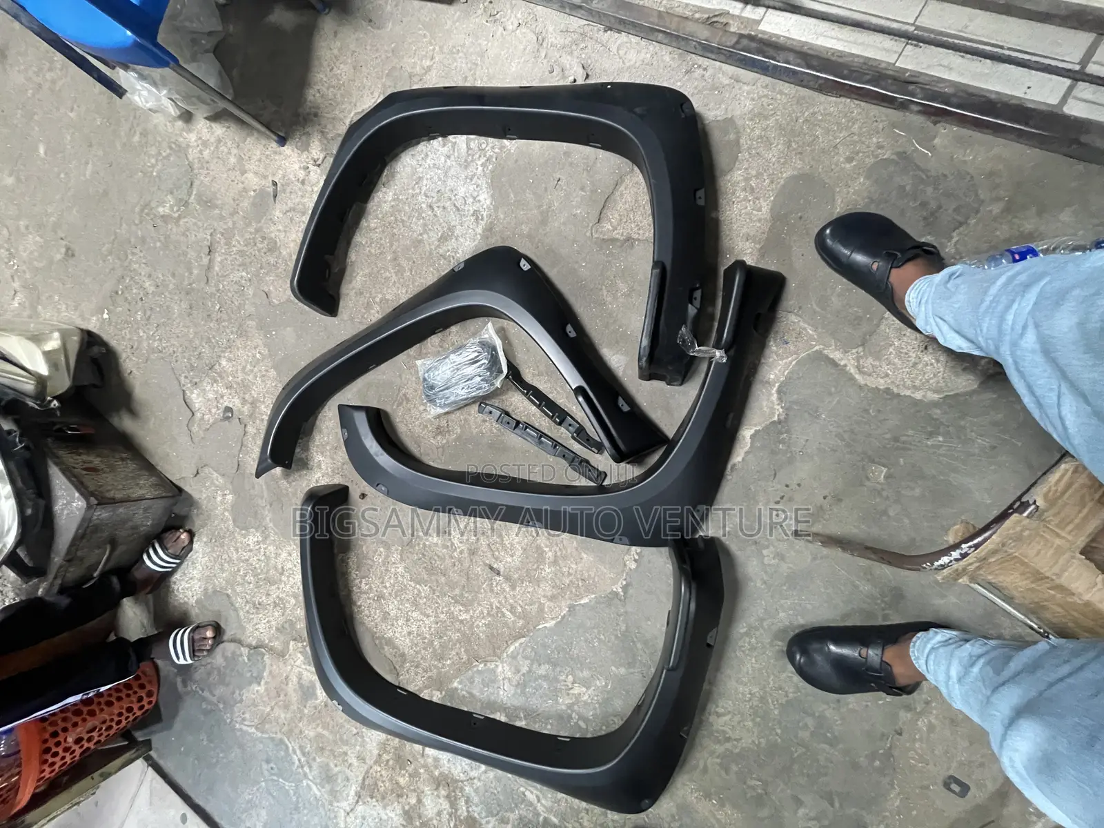 Tundra Fender Flares / Padded