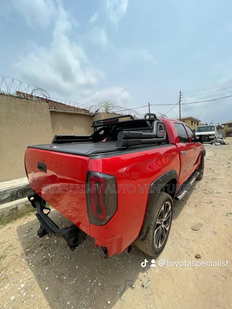 Tundra Fender Flares / Padded