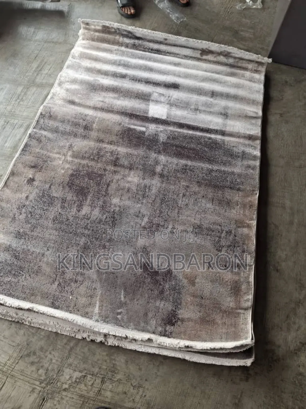 4*6fts Gray N Beige and Cream Turkey Center Rug(7*10)