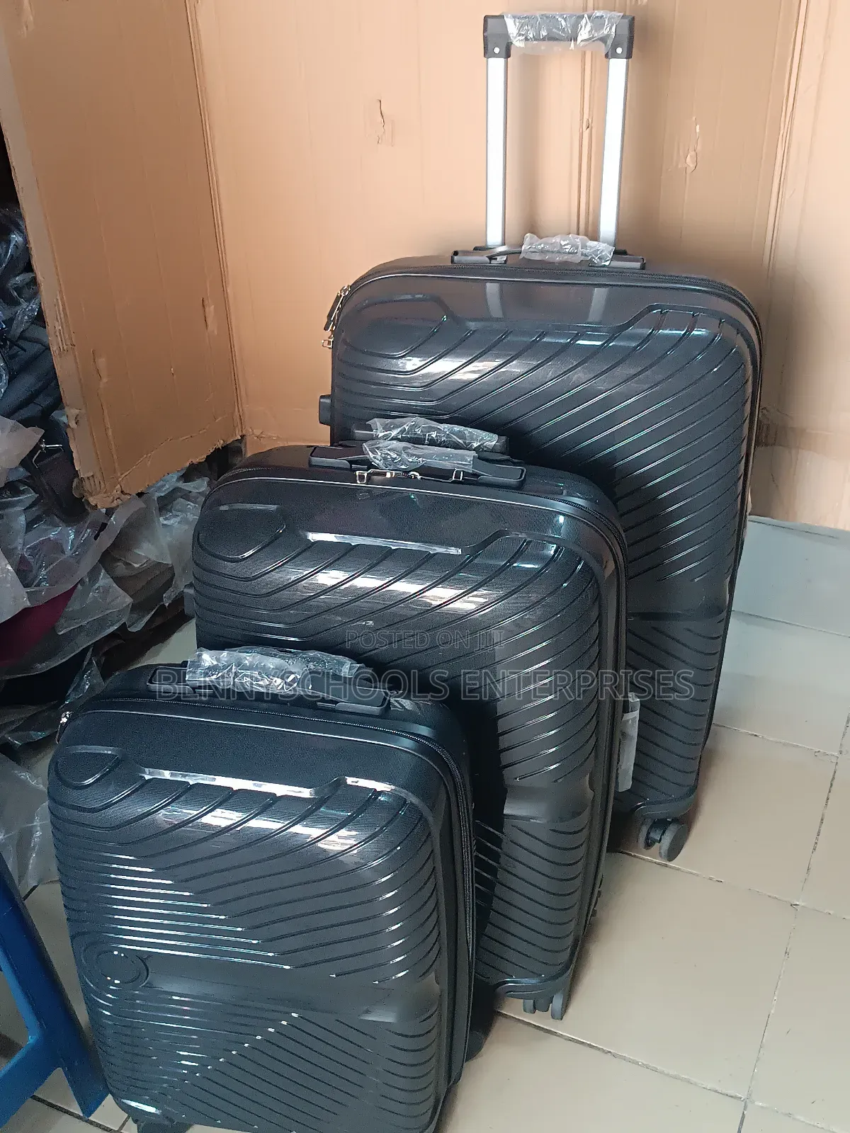 Black Set of 4 Not Breakable Goodpatner Luggage Boxes