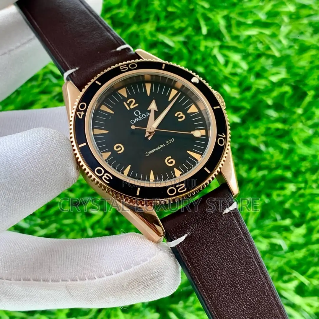 Omega Quality Luxury Men Genuine Leather Wristwatch