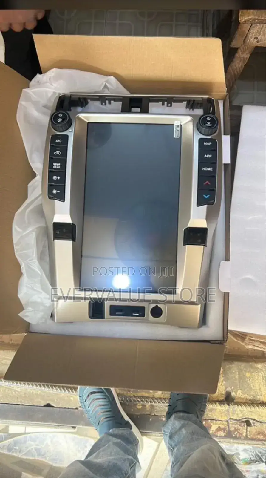 15.6 Inches Toyota 4-runner 2010-2015 Tesla Android Player