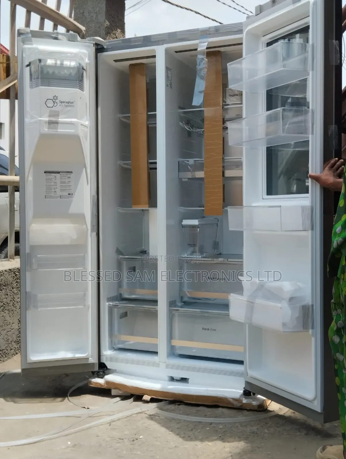 Lg 674 Litre Inverter Fridge (Nok -nok ) With Dispenser Ice