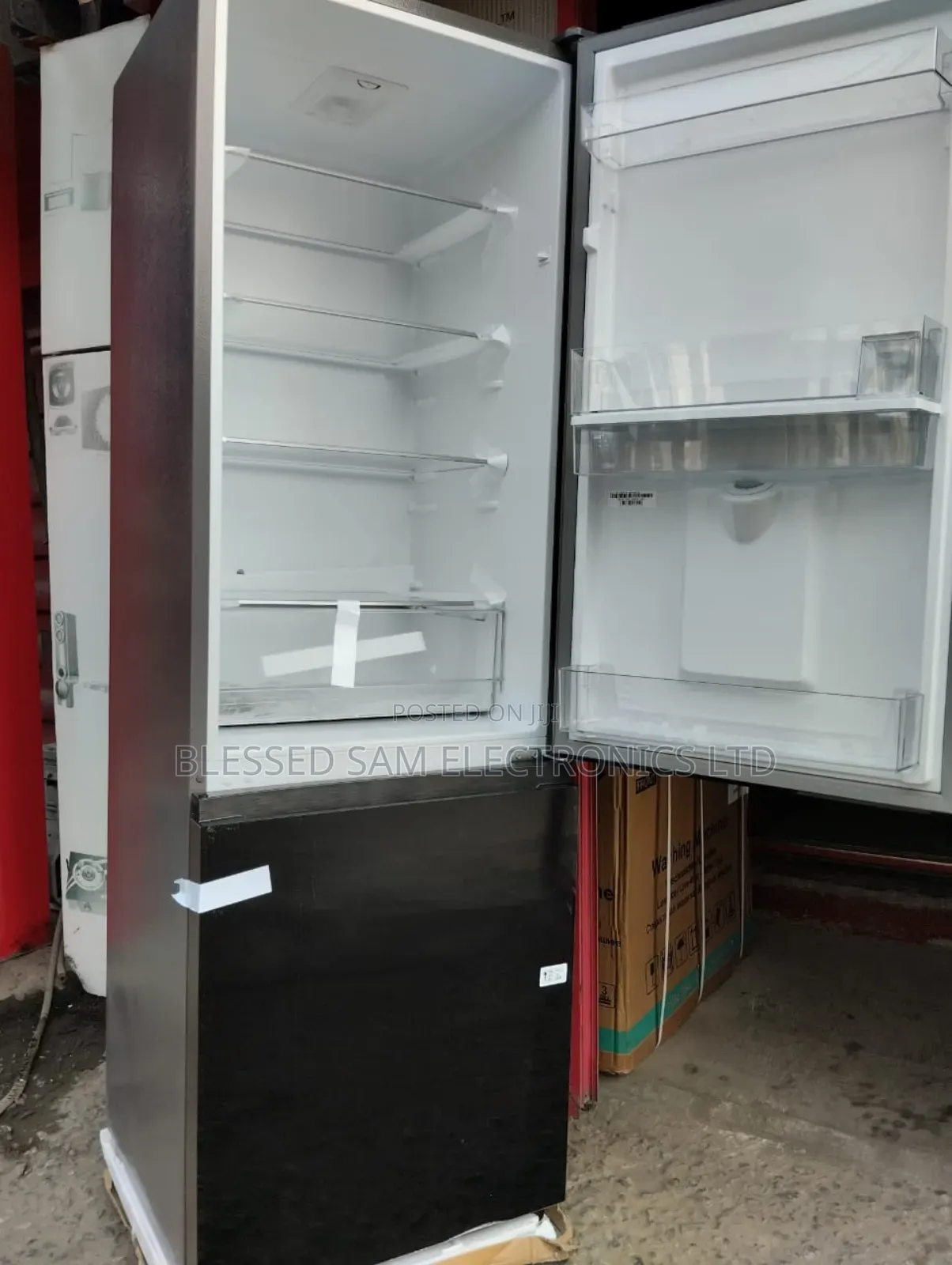 Hisense Fridge 350-L Mirror Glass With Dispenser> Twins Door