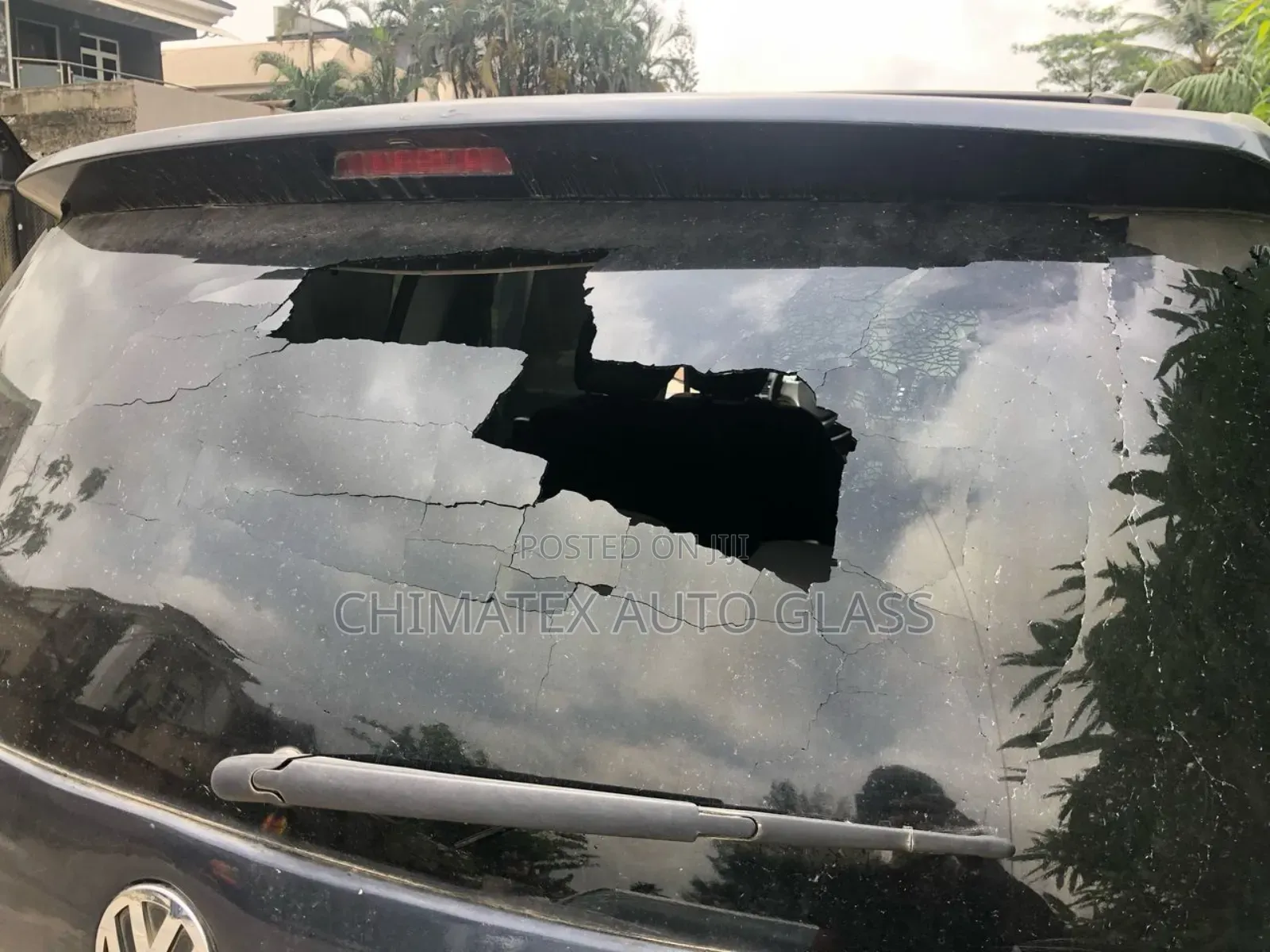 Vw Rountan 2014 Back Glass Available We Deliver