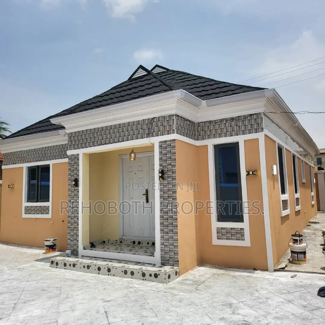 3bdrm Bungalow in Olateju Akuru Estate, Ibadan for sale