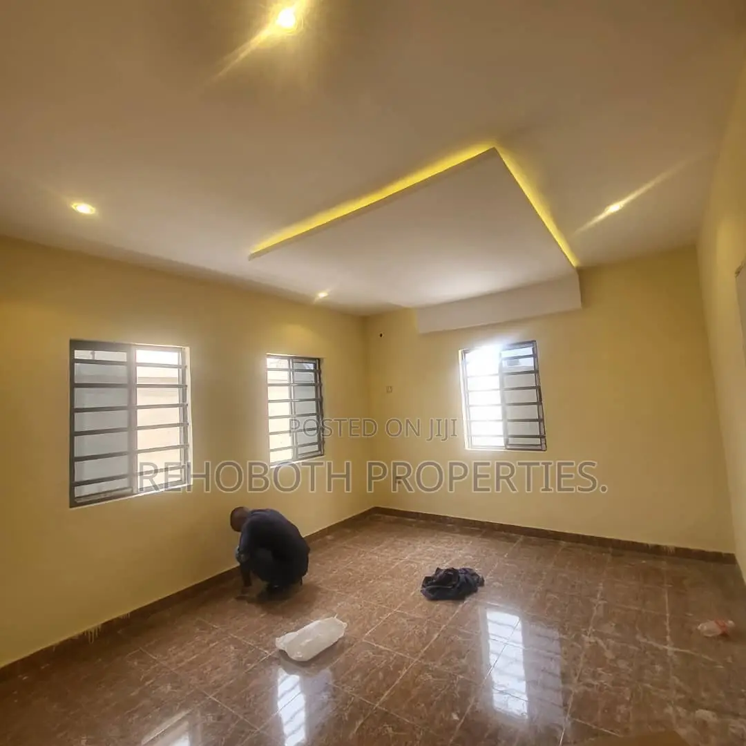 3bdrm Bungalow in Olateju Akuru Estate, Ibadan for sale