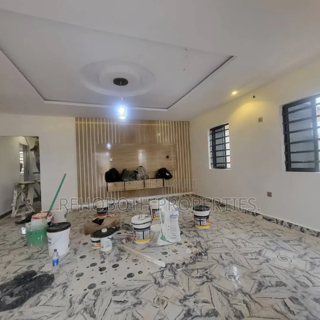 3bdrm Bungalow in Olateju Akuru Estate, Ibadan for sale