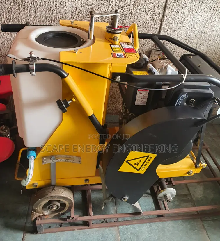 Asphalt Cutting Machine