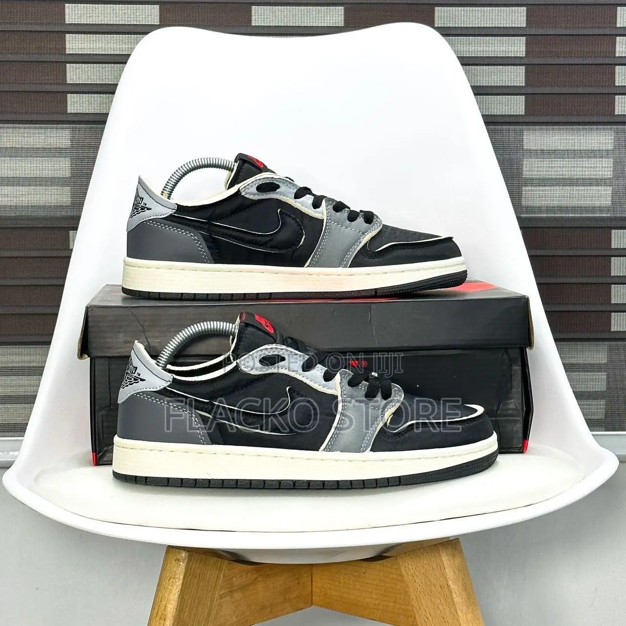 Original Nike Air Jordan 1 Low Retro Ex Smoke Grey Sneakers