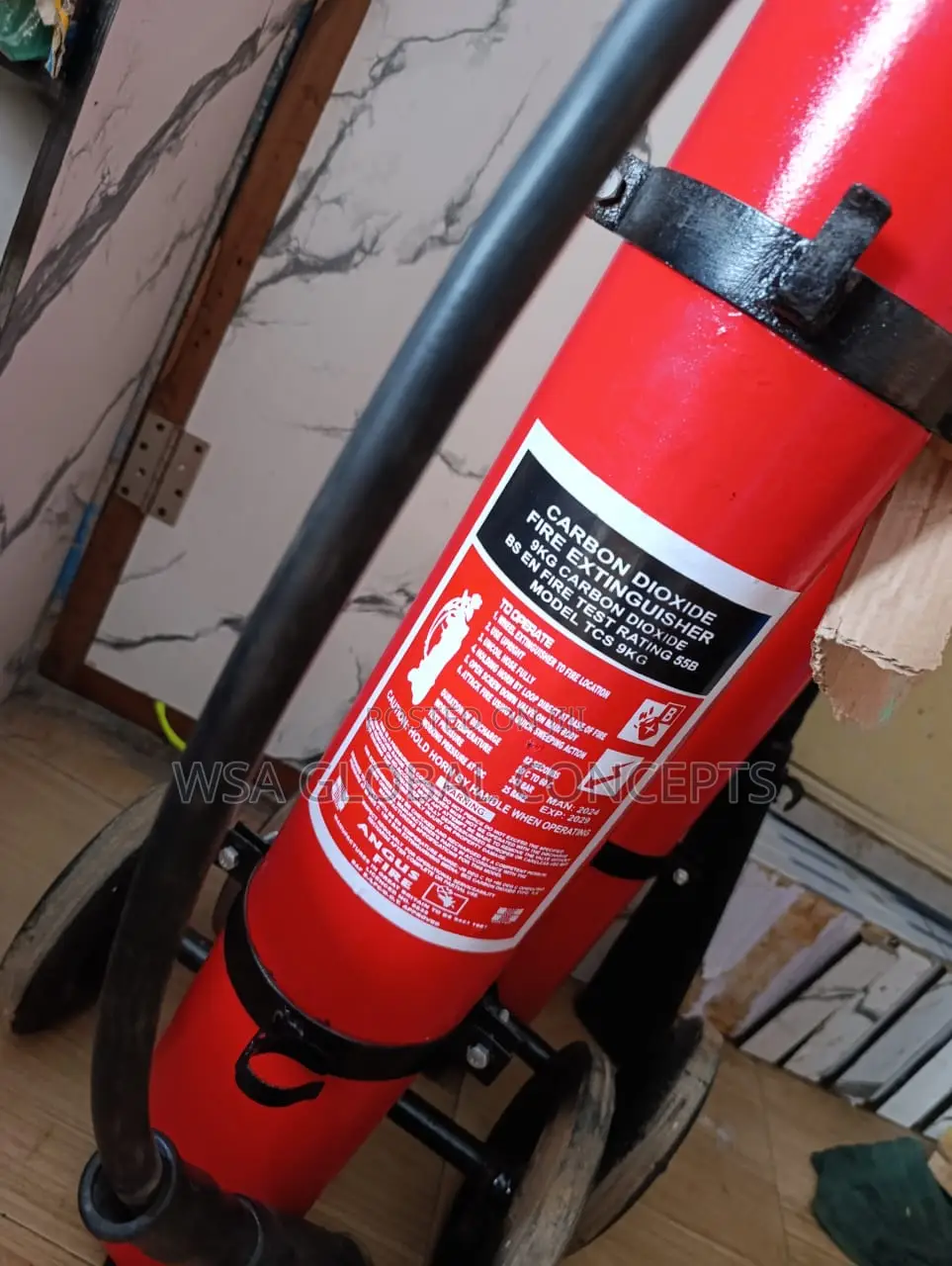 Angus 9kg Carbon Dioxide Co2 Fire Extinguisher With Tyres