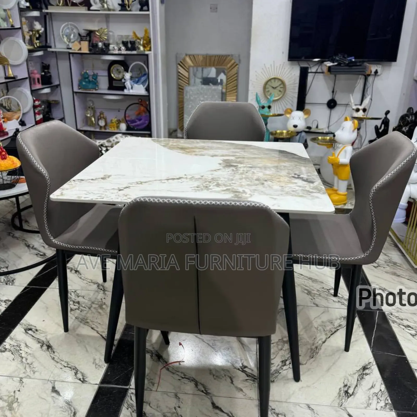 Classic Marble Dinning Table and Chairs.