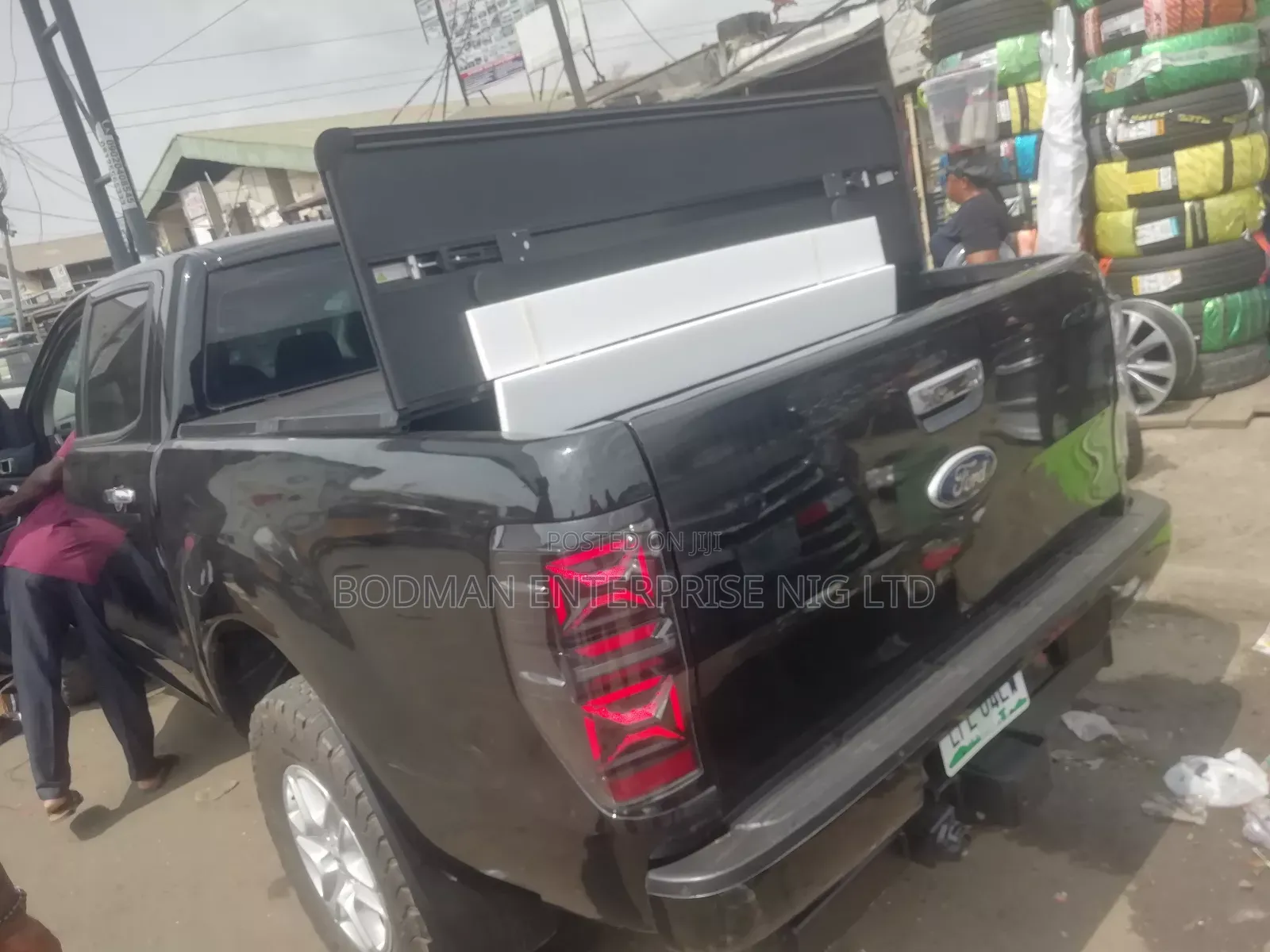 Booth Cover Fiber Folding Toyota Tacoma [÷6
