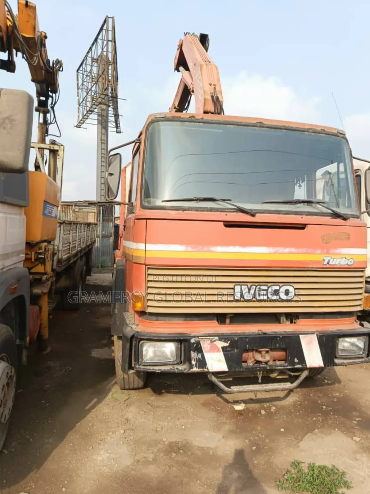 Powerful Foreign Used 8 Tons Hiab Self Loader Truck