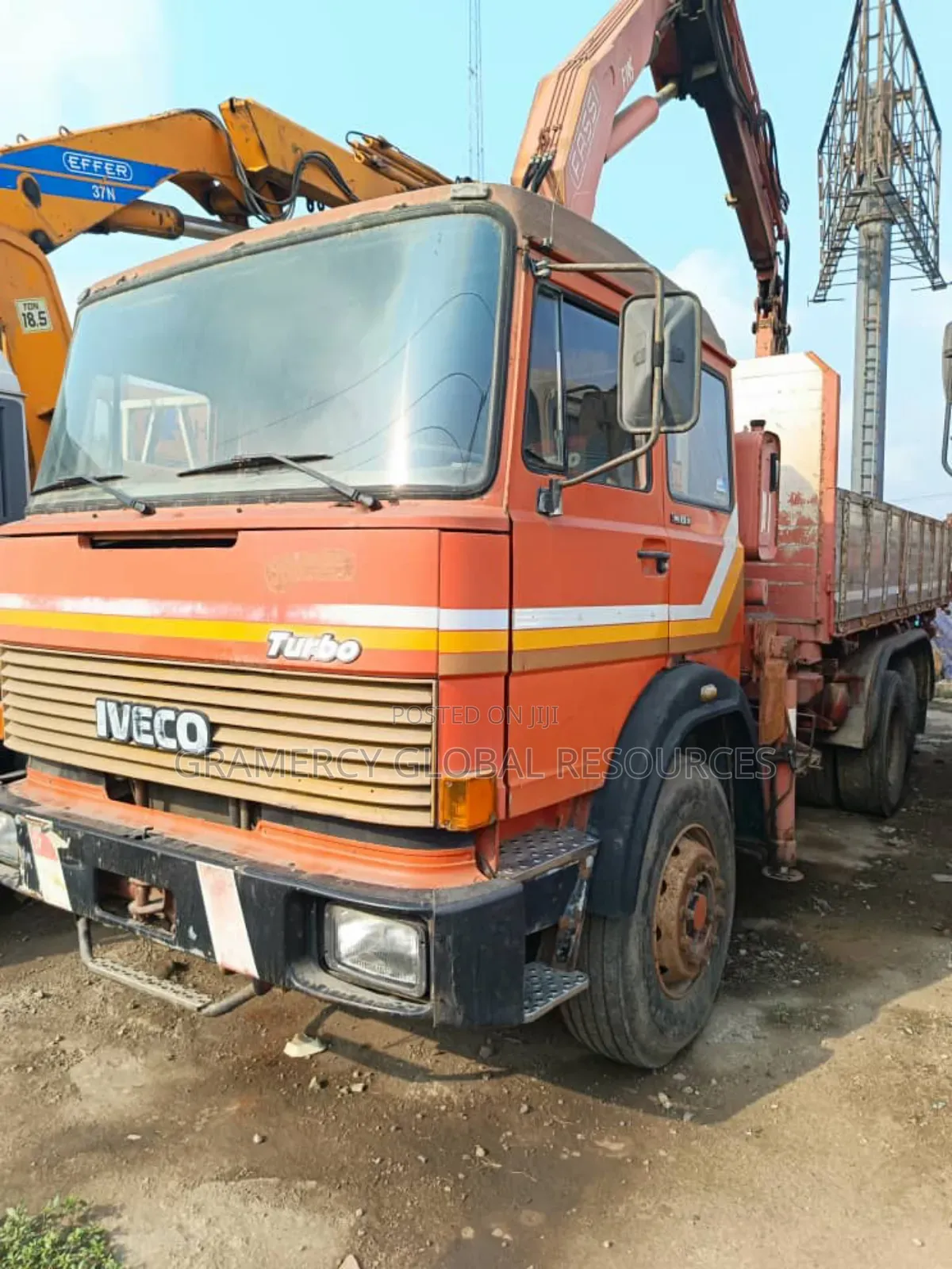 Powerful Foreign Used 8 Tons Hiab Self Loader Truck