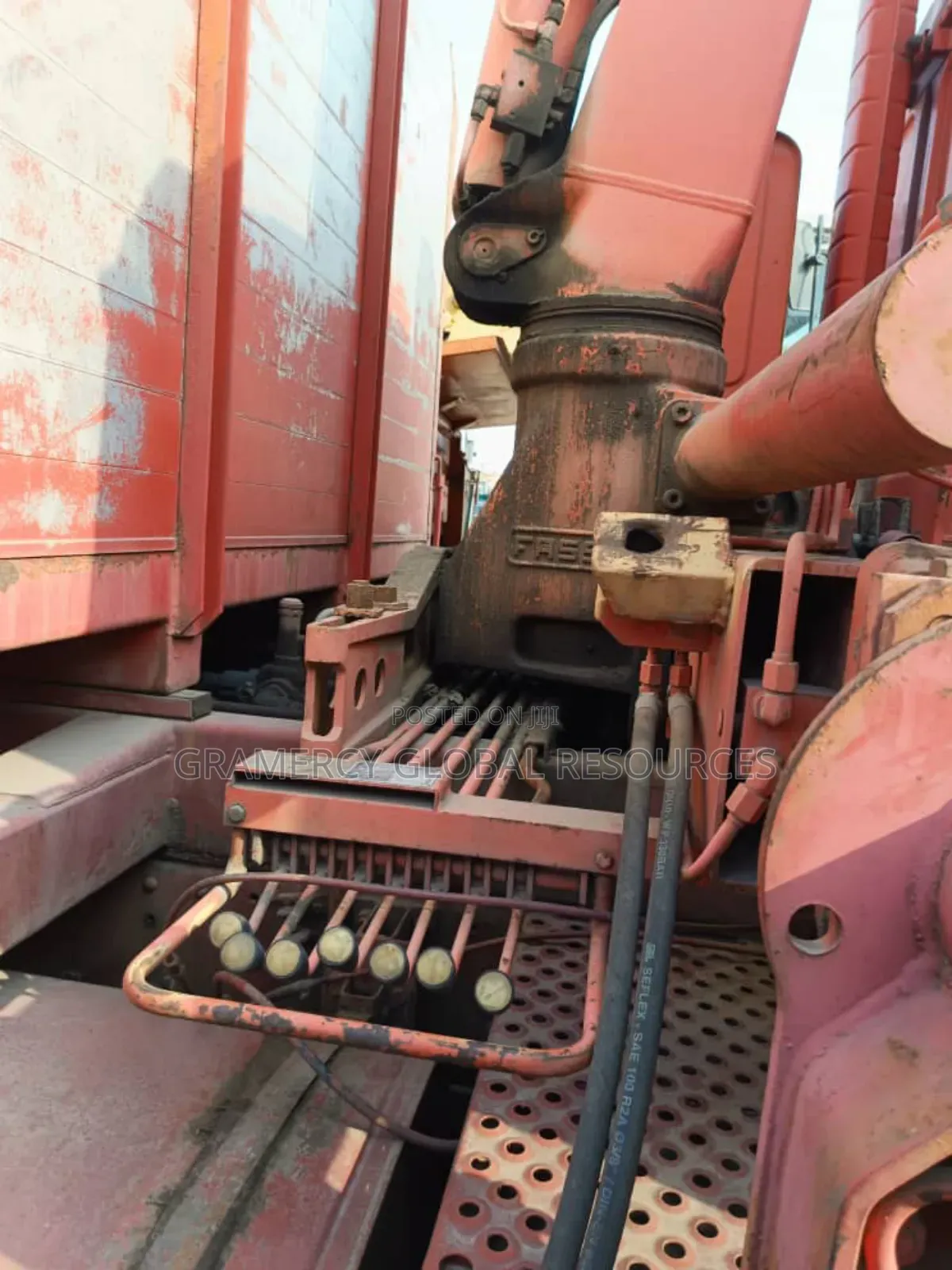 Powerful Foreign Used 8 Tons Hiab Self Loader Truck