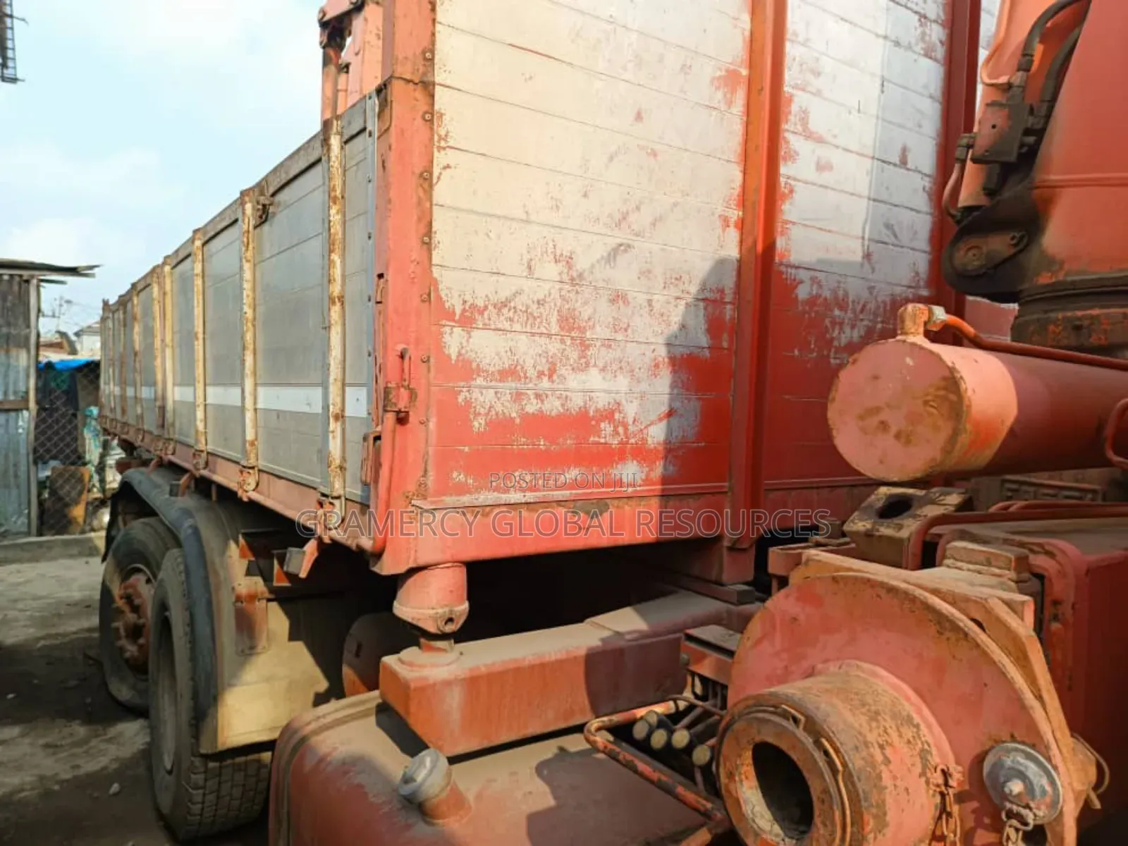 Powerful Foreign Used 8 Tons Hiab Self Loader Truck