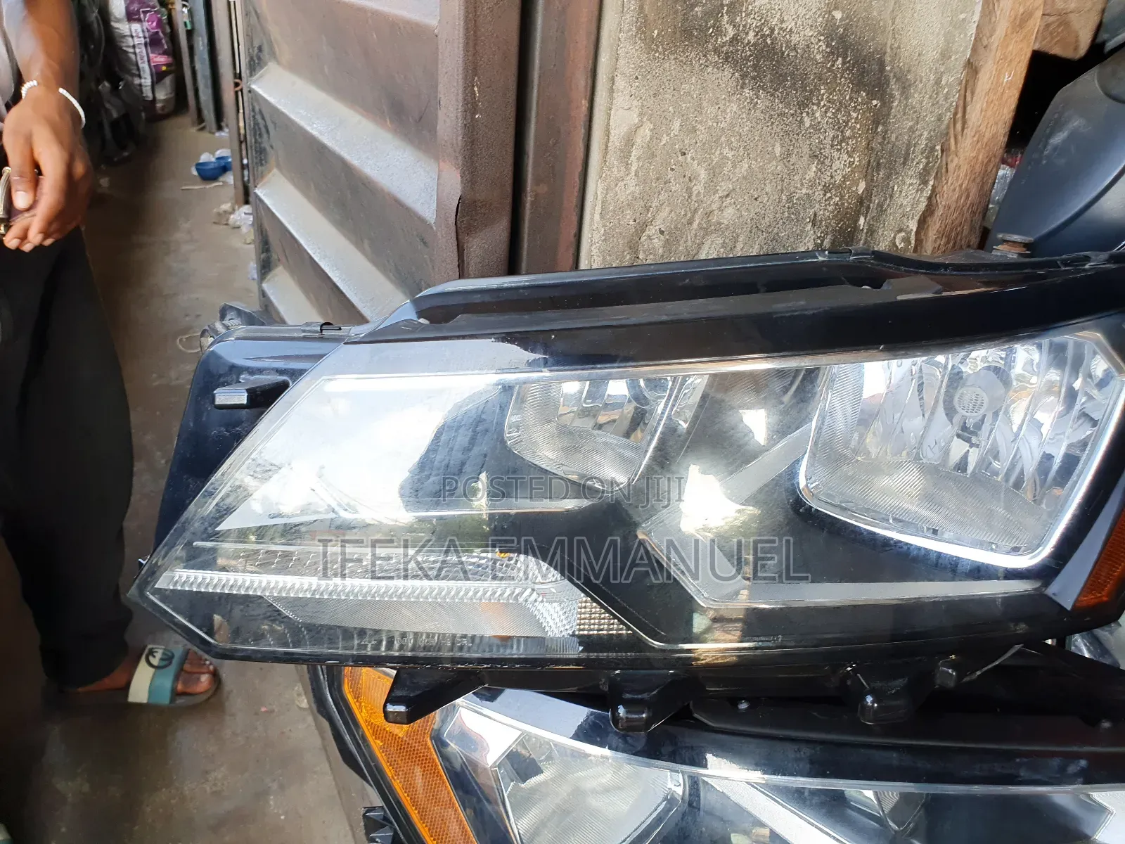Headlights Volkswagen Passat Se 2016