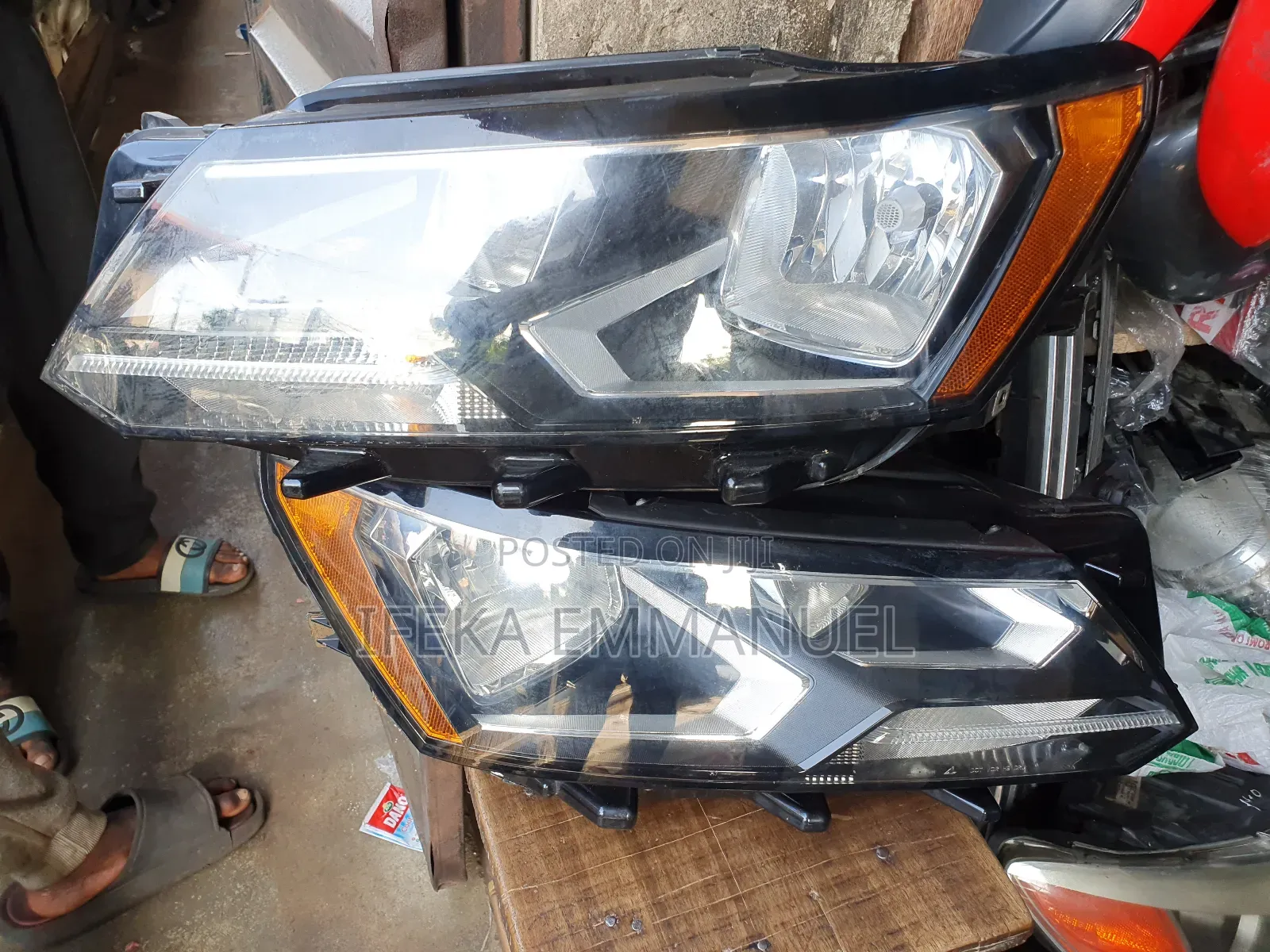 Headlights Volkswagen Passat Se 2016