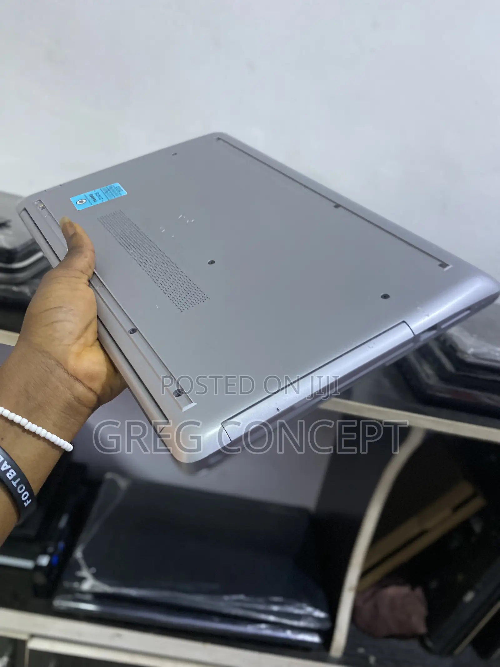 Laptop HP 255 G8 8GB AMD Ryzen 5 HDD+SSD 500GB