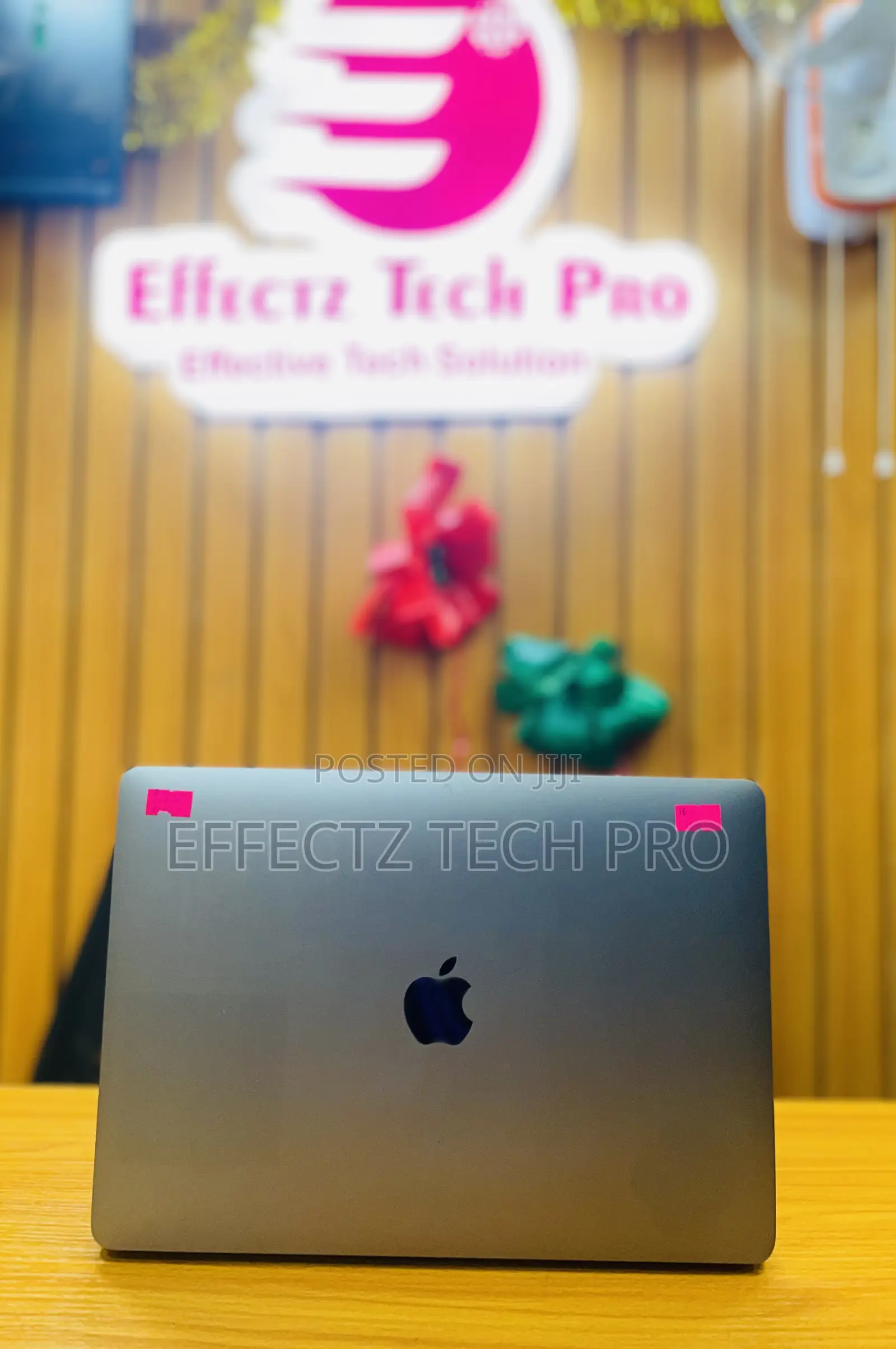 Laptop Apple MacBook 2020 16GB Intel Core i7 SSD 512GB