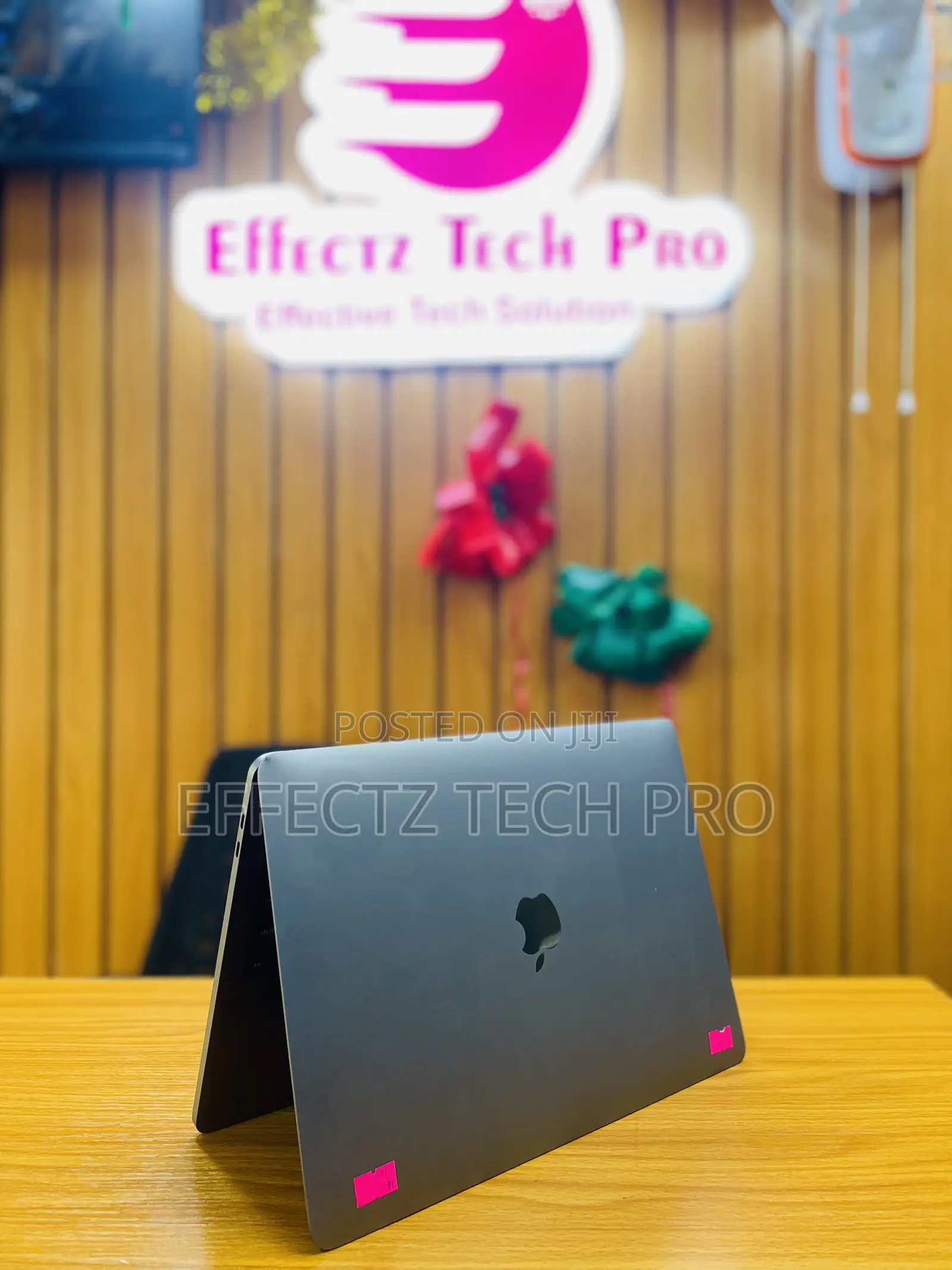 Laptop Apple MacBook 2020 16GB Intel Core i7 SSD 512GB