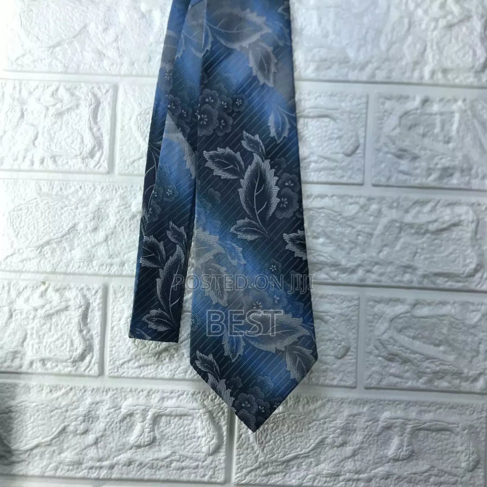 Quality Vintage Ties Avl. In Different Designs