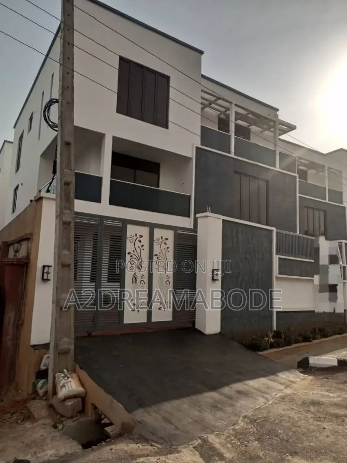 5bdrm Duplex in Omole Phase 1 for sale