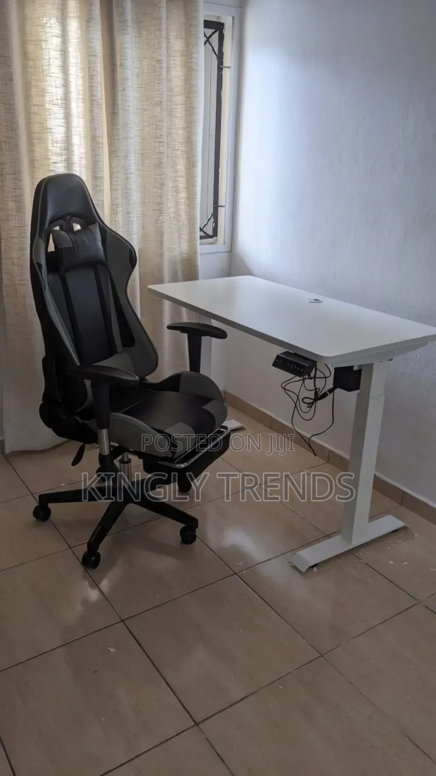 Adjustment Gaming Table and Game Chair