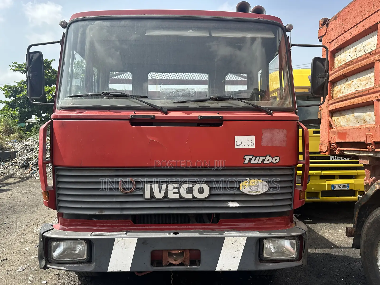 8tires Iveco Tipper