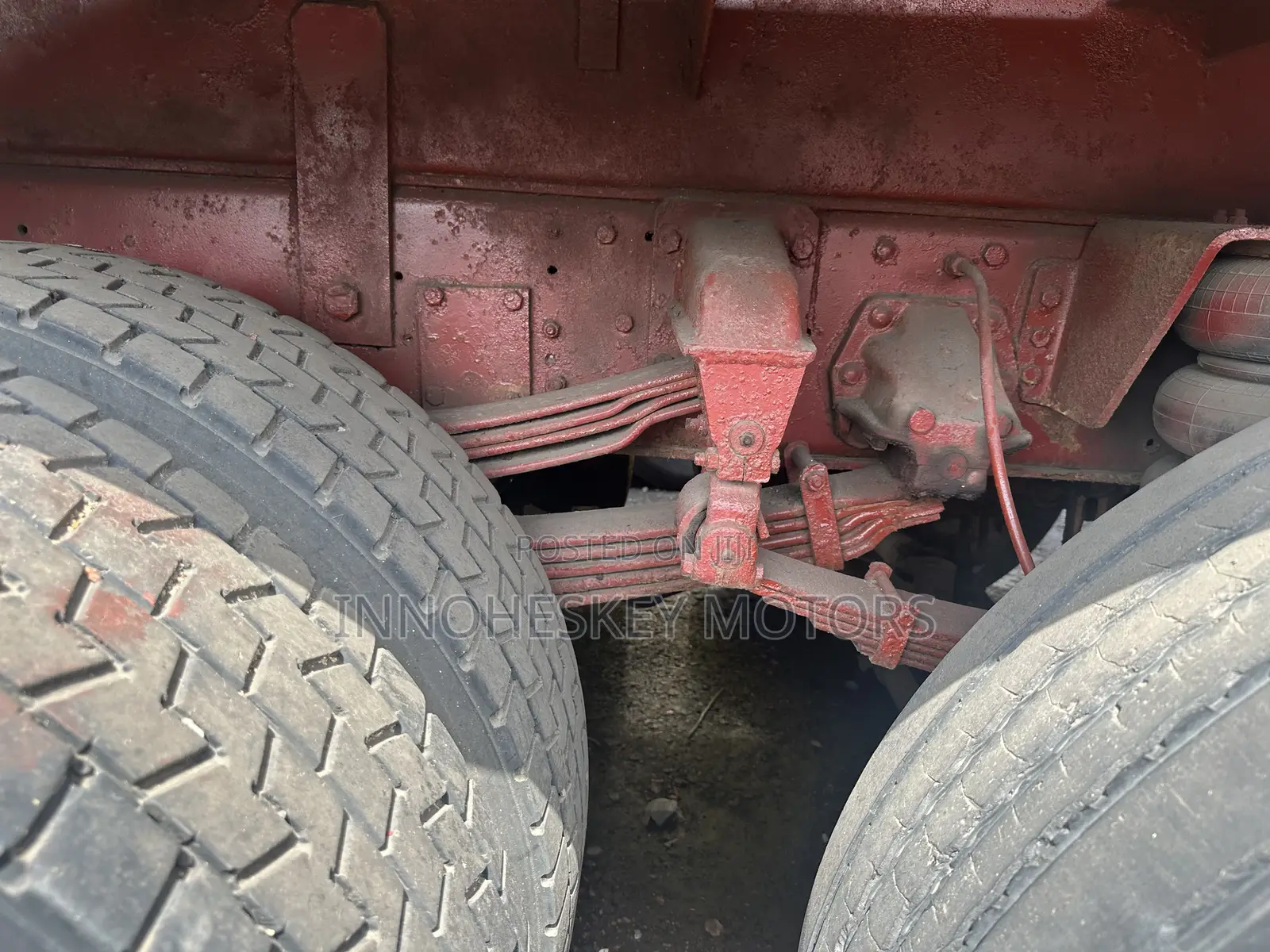 8tires Iveco Tipper