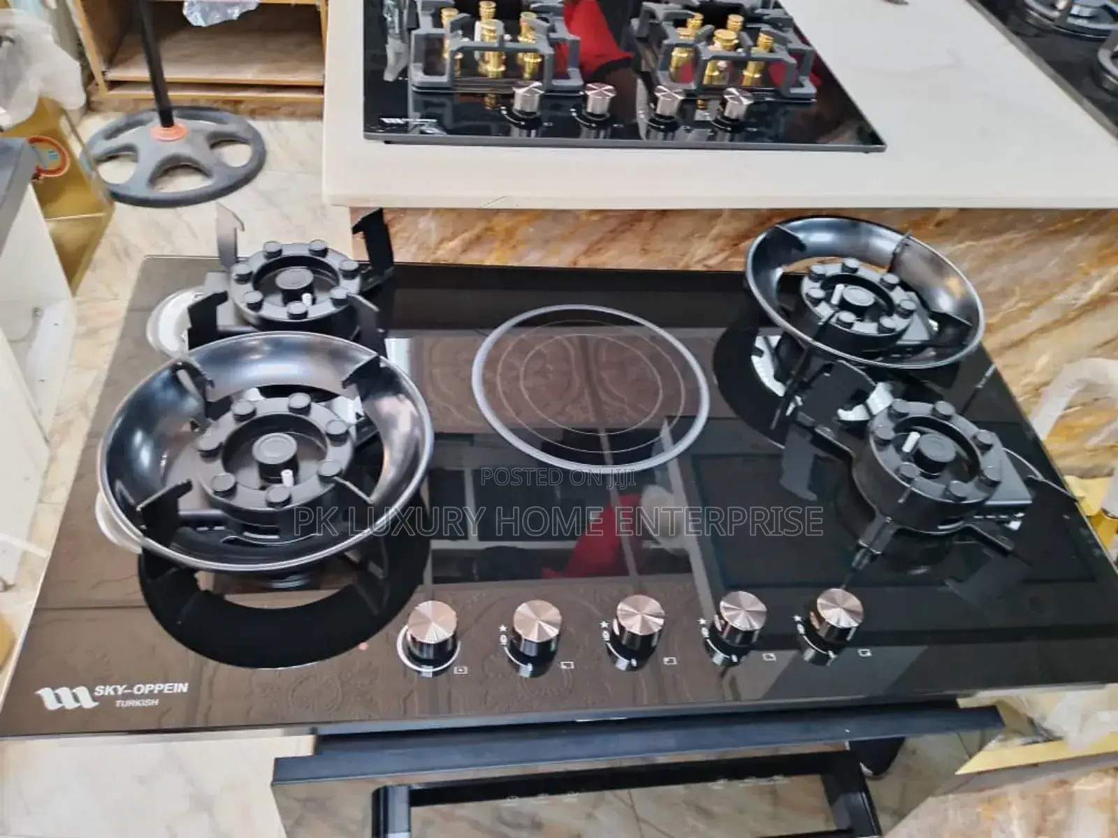 4 Gas and 1 Electric Flip Up Gas