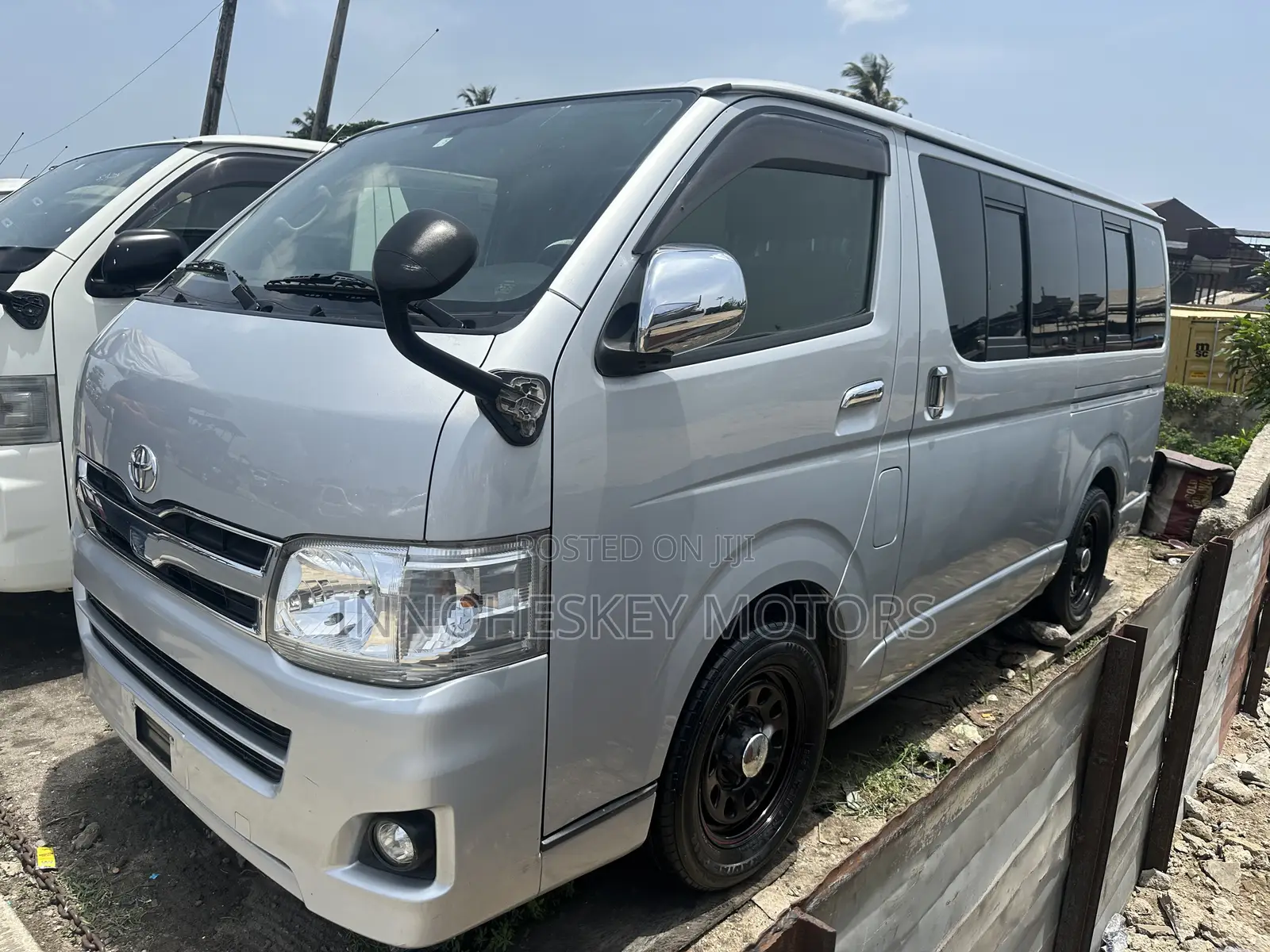Toyota HiAce 2012 Silver