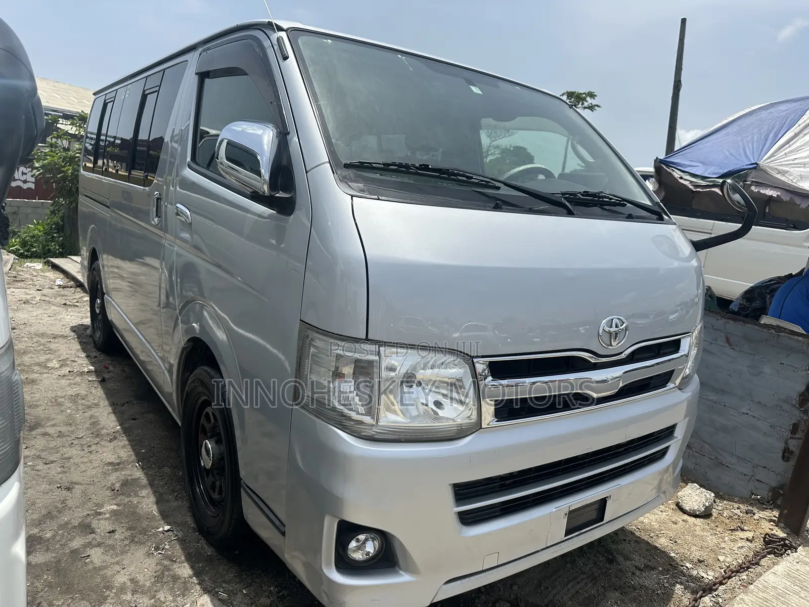 Toyota HiAce 2012 Silver