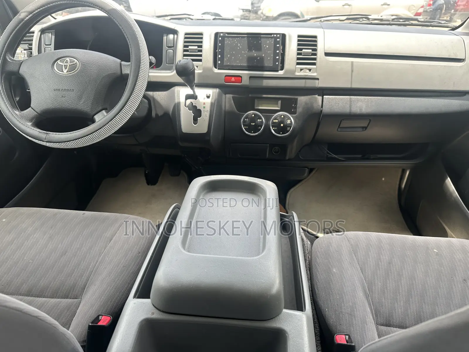Toyota HiAce 2012 Silver