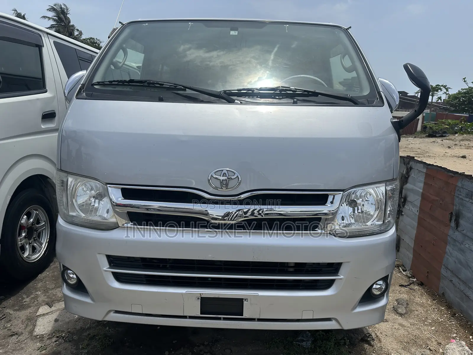 Toyota HiAce 2012 Silver