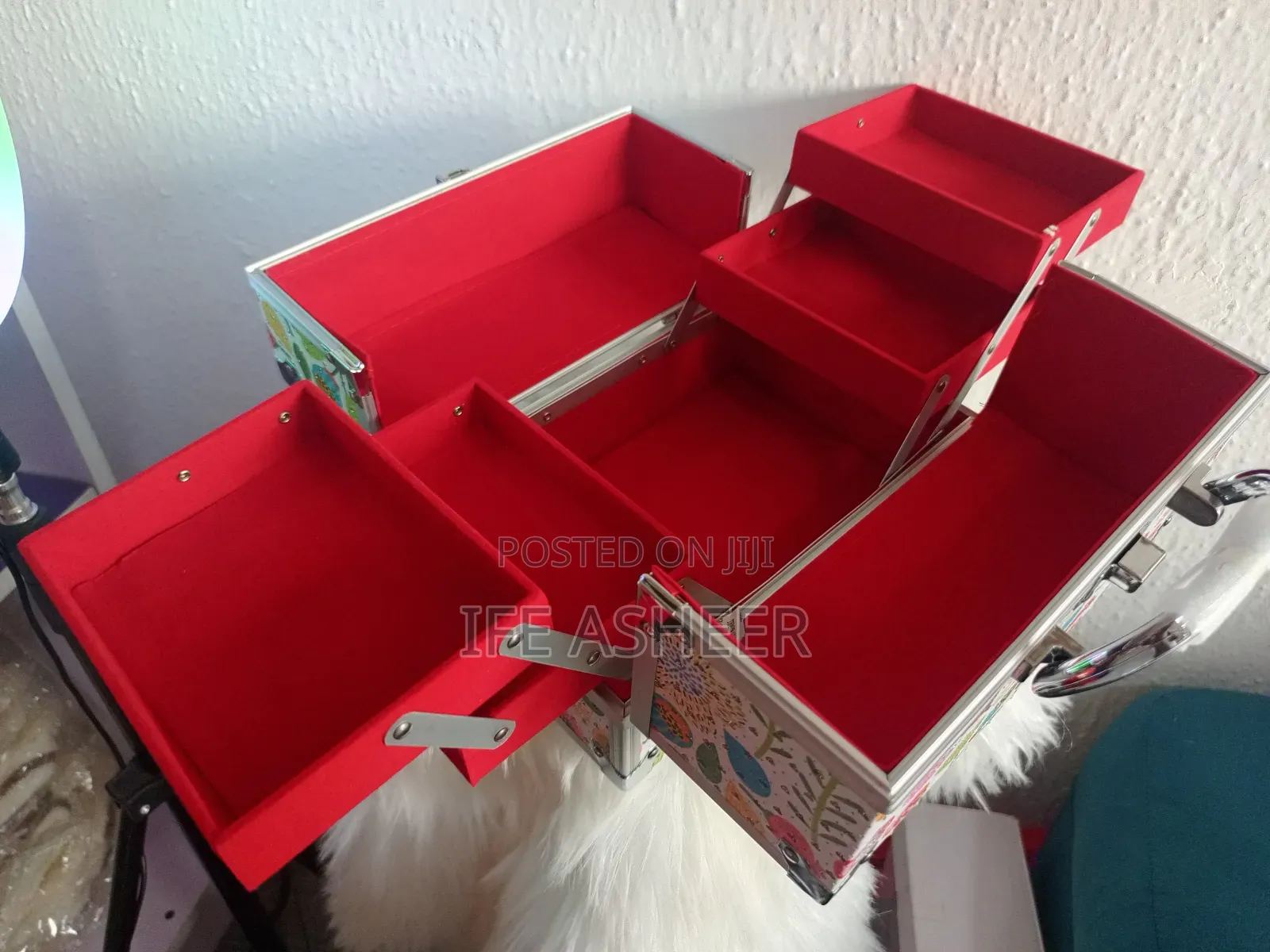 Queeneth Jewelry Box