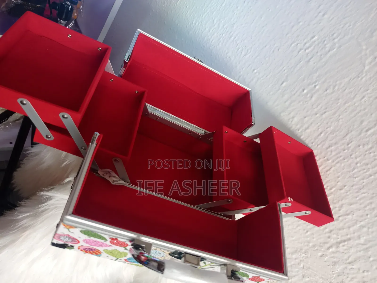 Queeneth Jewelry Box
