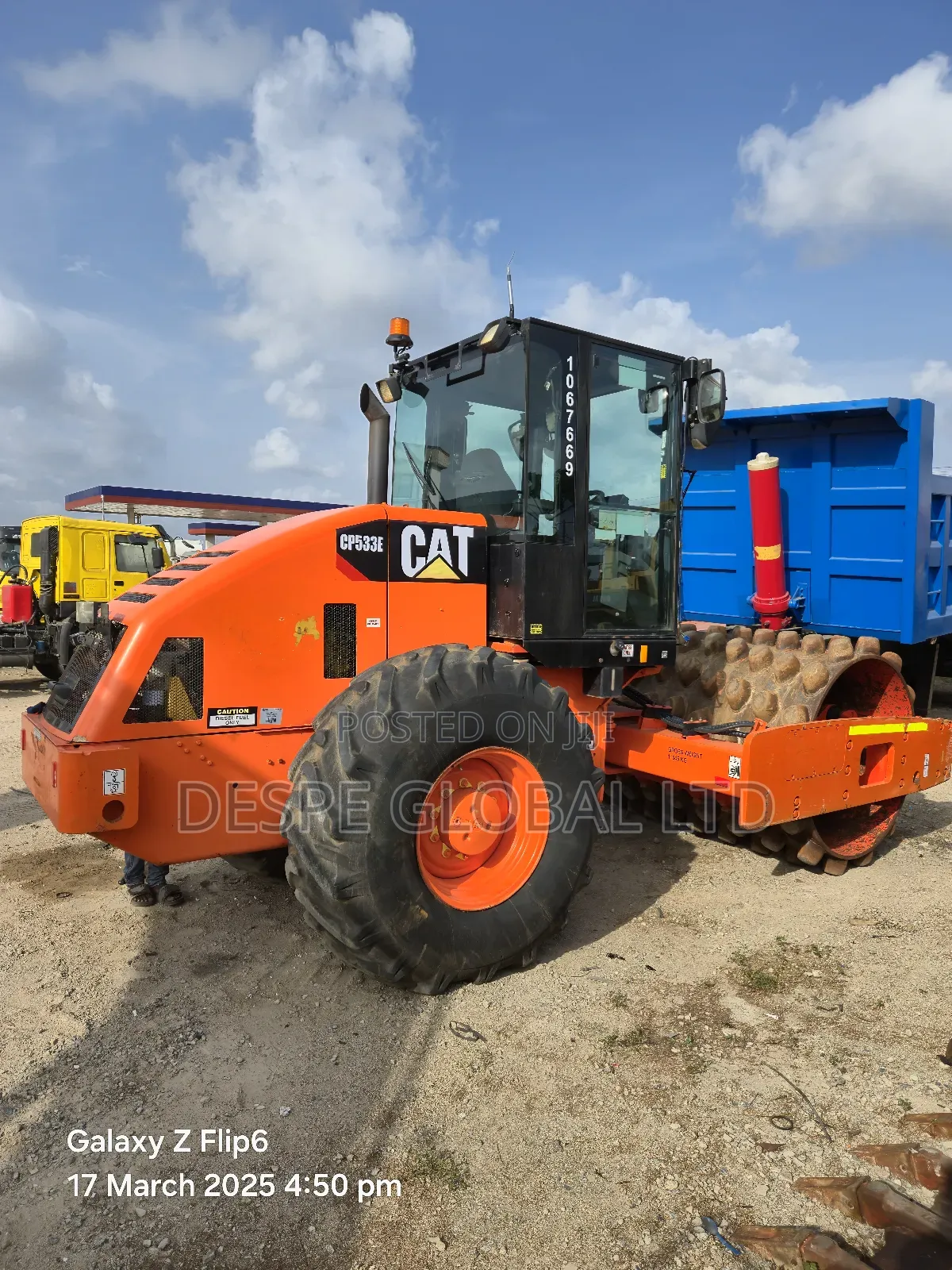 Caterpillar Padfoot Compactor Roller