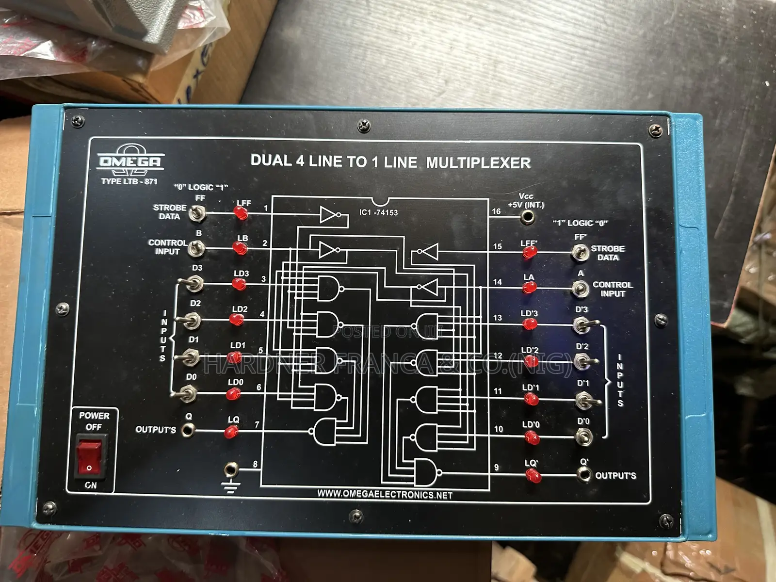 Dual 4 Line to 1 Line Multiplexer Trainer