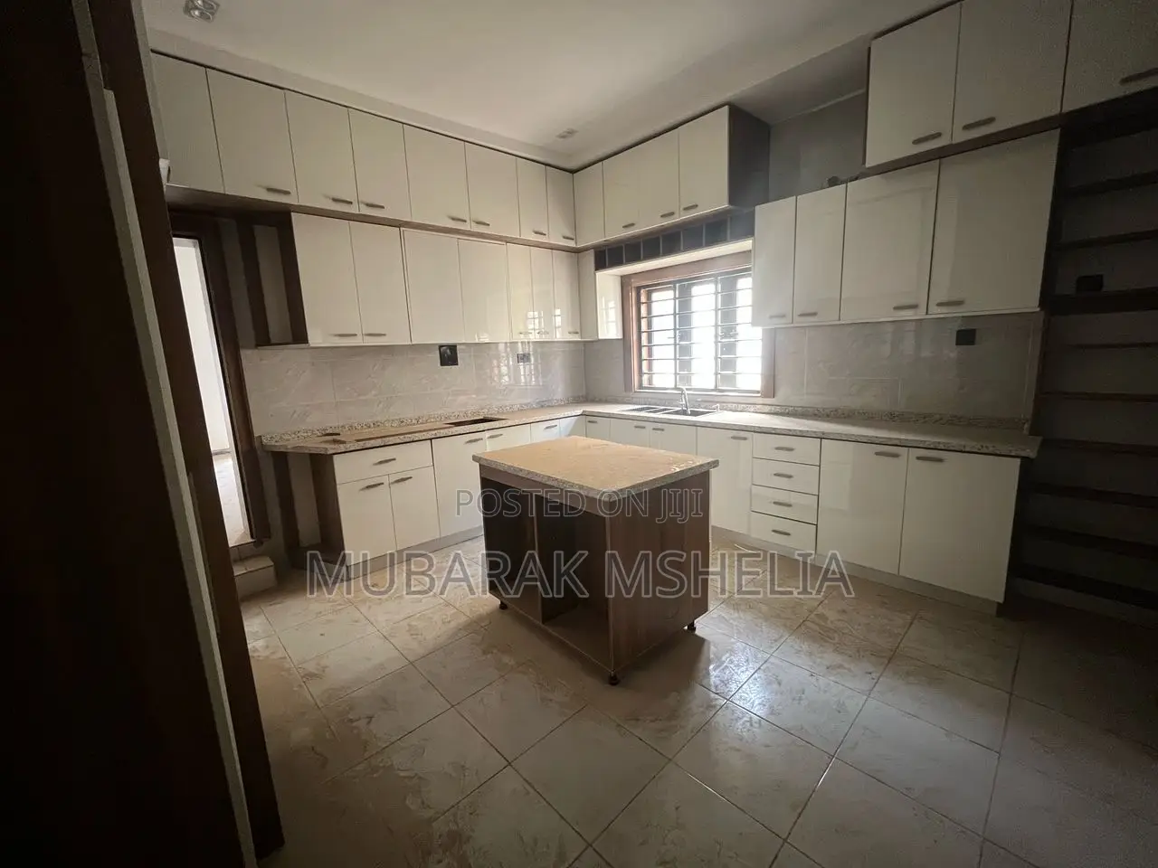 5bdrm Duplex in Lokogoma for sale