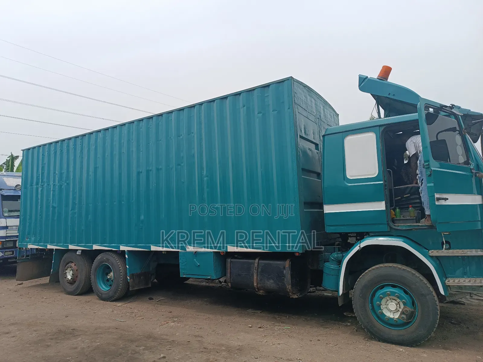 25,20 15 Tons Truck for Hire to Move Goods to Inter-State