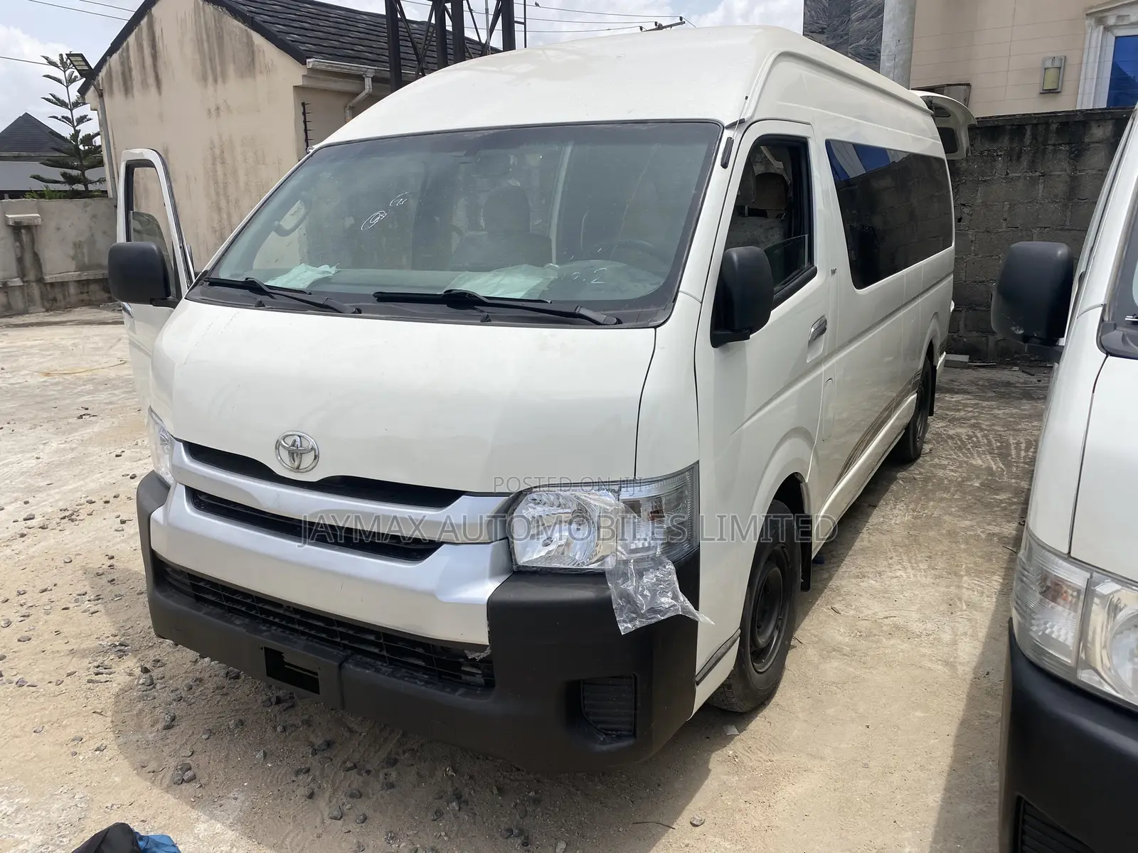 Toyota HiAce 2015 White