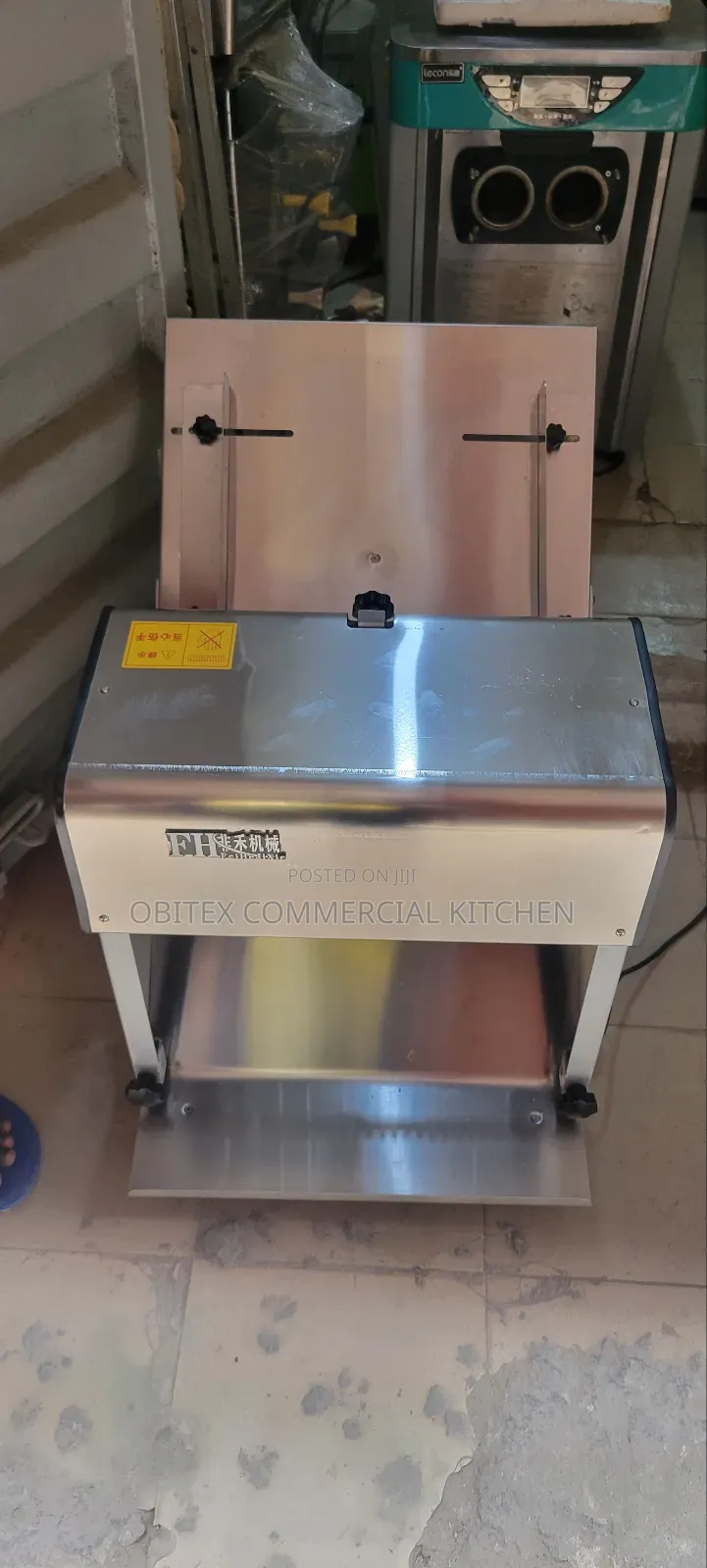 Industrial Stainless Steel Bread Slicer Machine Is Available for Sale