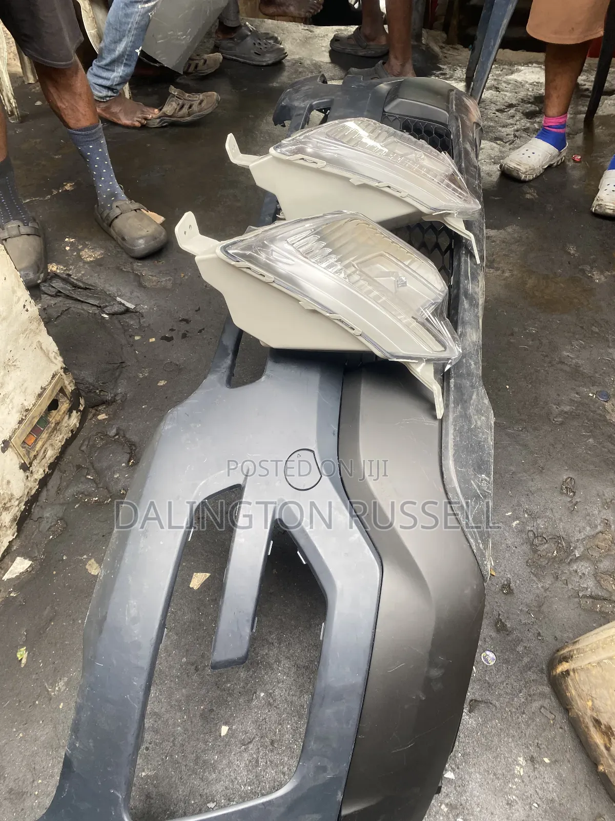 Ford Explorer 2016 Complete Bumper and Fig Lights