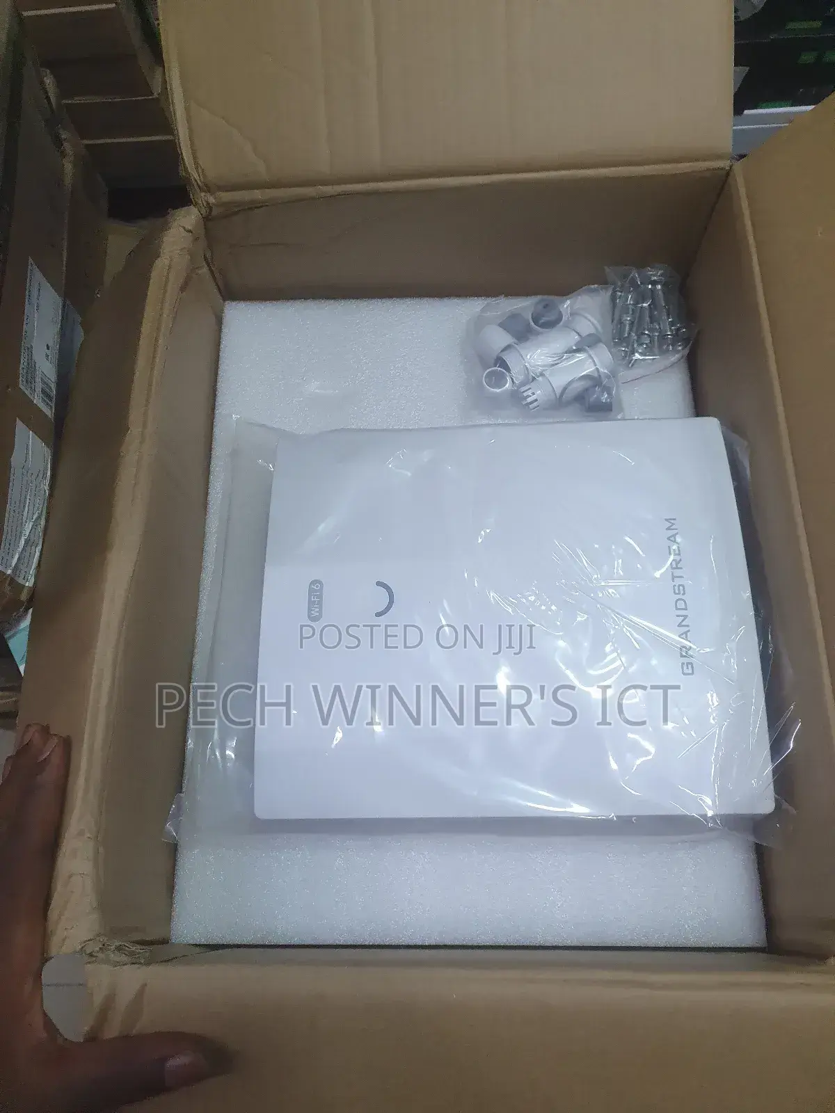 Grandstream Enterprice Wifi 6 Access Point.