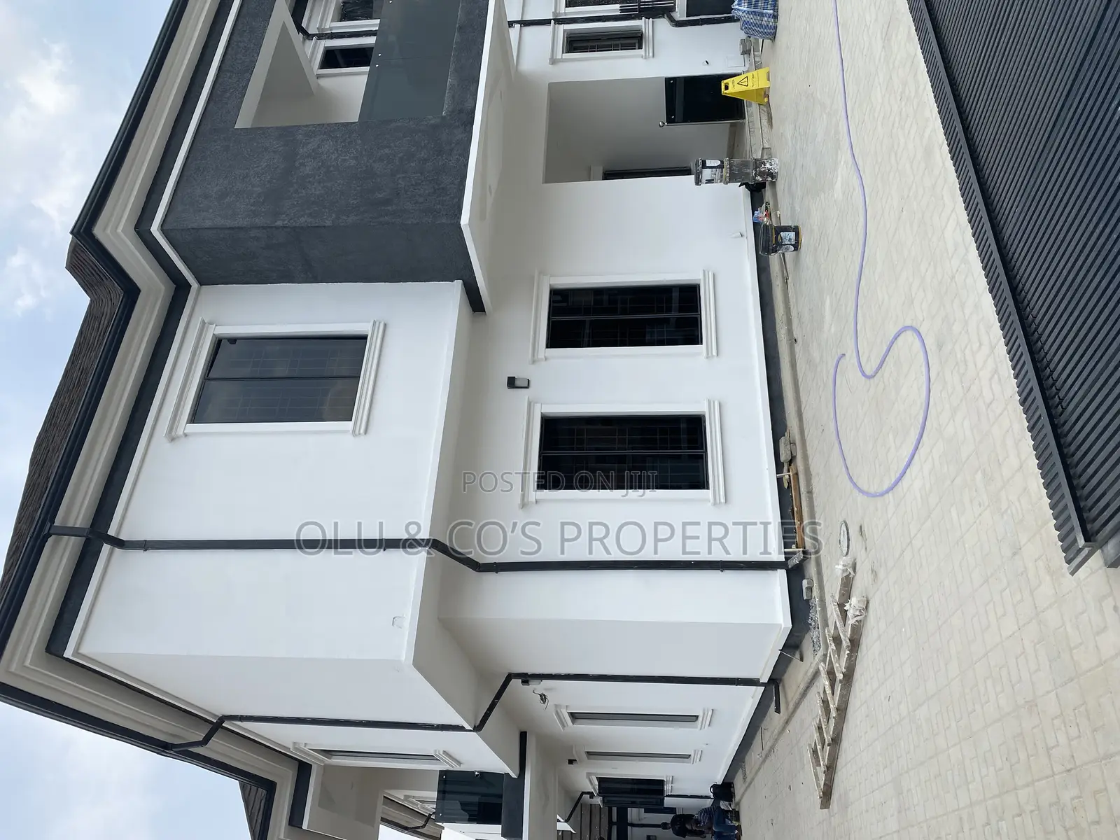 4bdrm Duplex in Gold City Estate, Lugbe District for rent