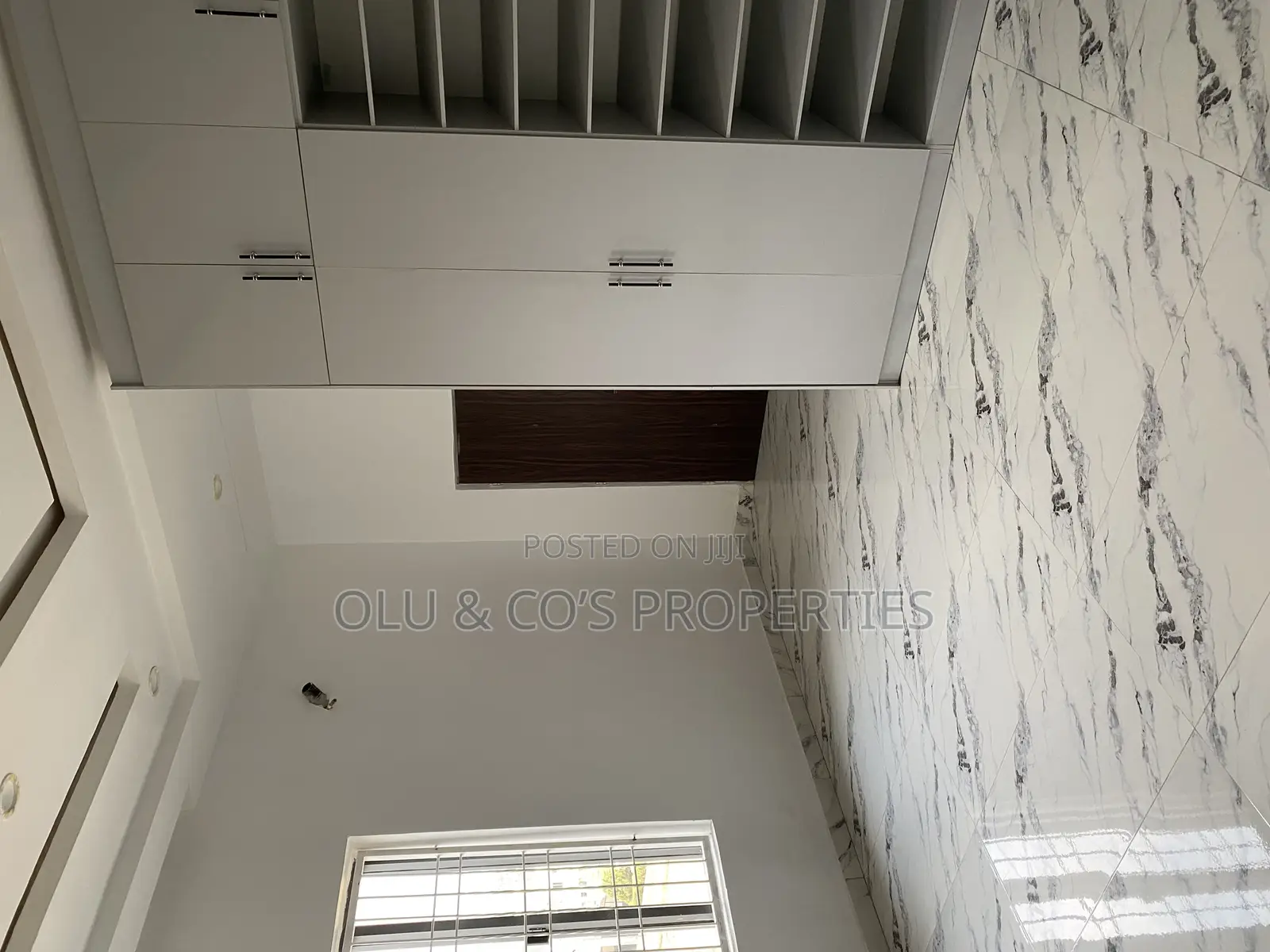 4bdrm Duplex in Gold City Estate, Lugbe District for rent