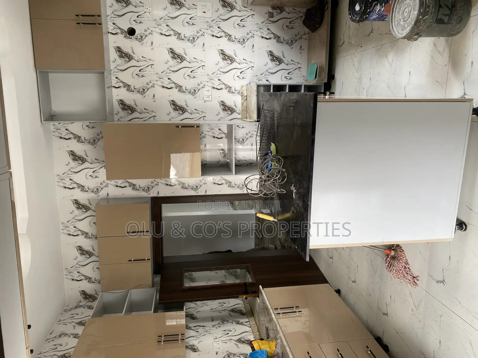 4bdrm Duplex in Gold City Estate, Lugbe District for rent